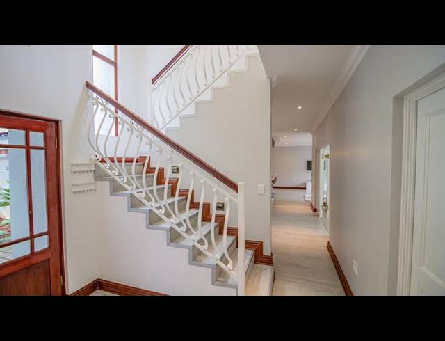 5 BEDROOM HOUSE FOR SALE IN MIDSTREAM ESTATE